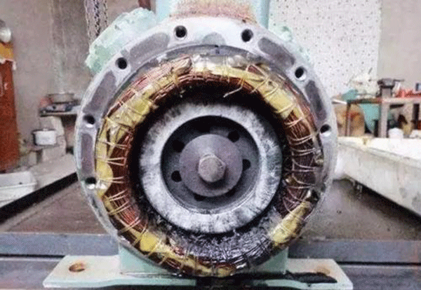 高效節(jié)能電機(jī)廠家分享電機(jī)冒煙的原因。