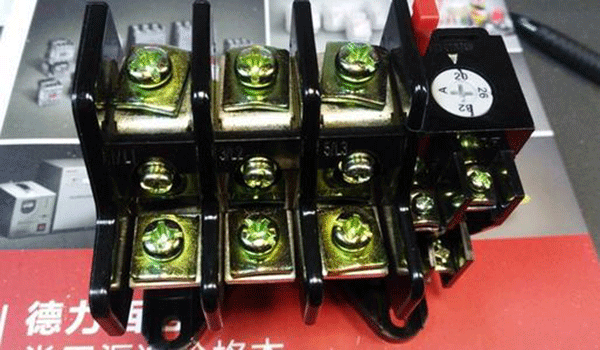 如何正確選擇三相異步電動(dòng)機(jī)保護(hù)用熱繼電器？