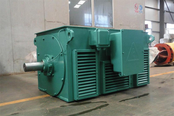 西瑪電機(jī)車間一臺(tái)等待做出廠檢測的YKK高壓電機(jī) 西瑪電機(jī)車間一臺(tái)等待做出廠檢測的YKK高壓電機(jī)